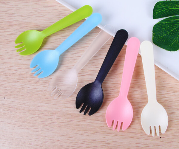 disposable plastic knives