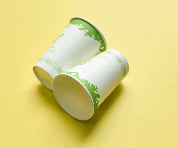 disposable paper cups